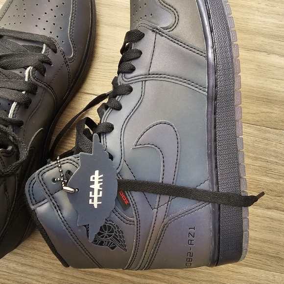 Size 10 Jordan 1 Retro High Zoom Fearless - Picture 2 of 10